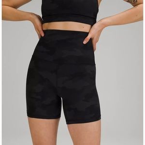Align Super-High-Rise Biker Shorts